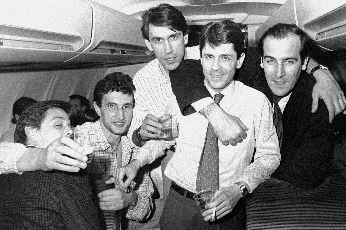 Rancoma (@rancoma_) on Twitter photo El 15 de agosto de 1994 falleció Mariano Jaquotot, vicepresidente del Real Madrid con Mendoza y responsable del equipo de Baloncesto, por el que trabajó a destajo hasta que la salud se lo permitió. Dejó huella. Un recuerdo para nuestro ex directivo.
📸 Archivo del diario Marca. El 15 de agosto de 1994 falleció Mariano Jaquotot, vicepresidente del Real Madrid con Mendoza y responsable del equipo de Baloncesto, por el que trabajó a destajo hasta que la salud se lo permitió. Dejó huella. Un recuerdo para nuestro ex directivo.
📸 Archivo del diario Marca.