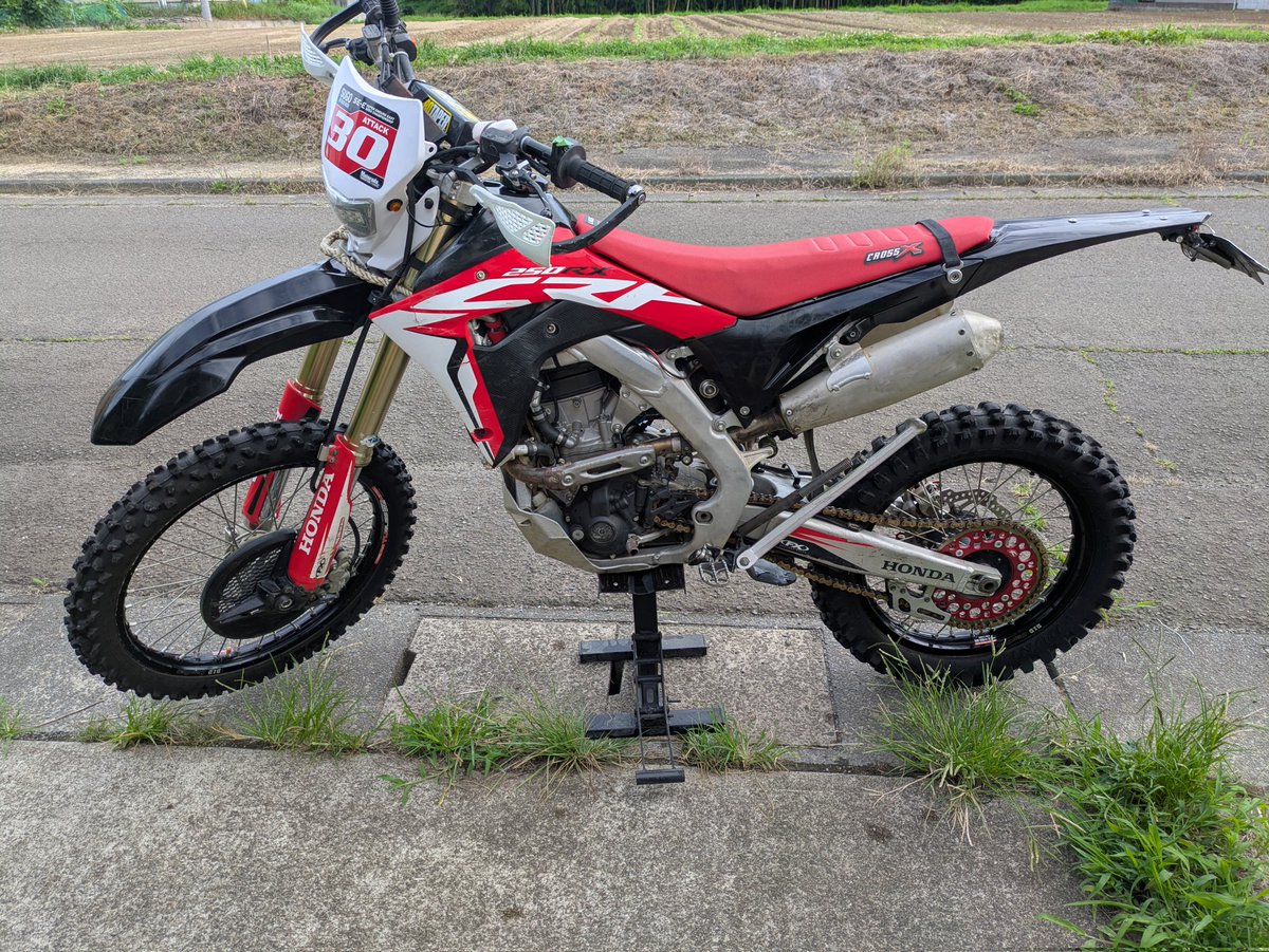 4miya's tweet photo. 2019 CRF250RX 正規登録車両売ります。パーツ多数付き
興味ある方連絡下さい https://t.co/0ufJpQaobD