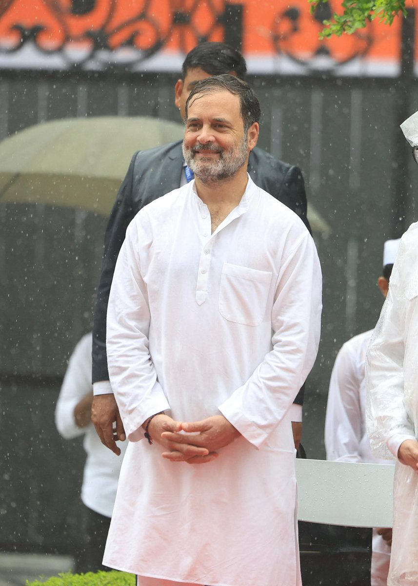 लाल क़िले से एक दिन राहुल गांधी झंडा फहरायेंगे !