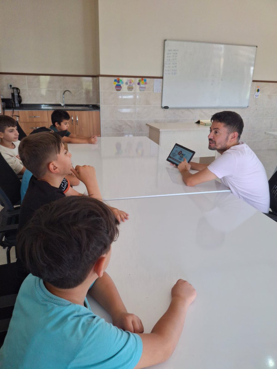 Konya 112 Acil Çağrı Merkezi (@konya112acm) on Twitter photo Konya Büyükşehir Belediyesi hizmeti kapsamında yeralan eğitimlerin verildiği Ahırlı Aile Sanat ve Eğitim Merkezleri (ASEM)ve Konya Büyükşehir Belediyesi Meslek Edindirme Kurslarında (KOMEK) 112 Acil Çağrı Merkezlerinin tanıtımını gerçekleştirmiştir.<a href="/TCKonyaValiligi/">Konya Valiliği</a> <a href="/112teknumara/">112 Acil Çağrı Merkezleri</a> Konya Büyükşehir Belediyesi hizmeti kapsamında yeralan eğitimlerin verildiği Ahırlı Aile Sanat ve Eğitim Merkezleri (ASEM)ve Konya Büyükşehir Belediyesi Meslek Edindirme Kurslarında (KOMEK) 112 Acil Çağrı Merkezlerinin tanıtımını gerçekleştirmiştir.<a href="/TCKonyaValiligi/">Konya Valiliği</a> <a href="/112teknumara/">112 Acil Çağrı Merkezleri</a>
