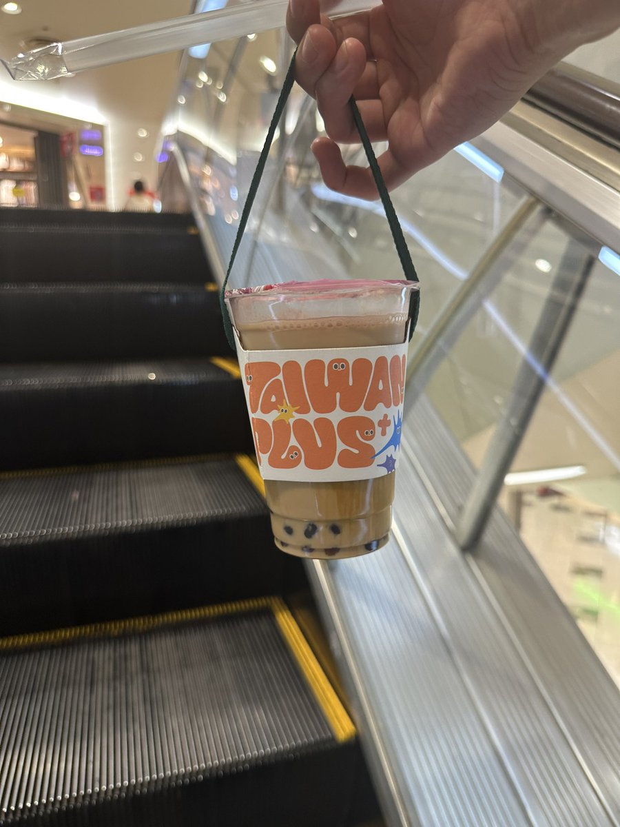sothat_tap's tweet photo. レッスン前にタピオカを買ったのだけど作るの時間かかるか思ったらレシート同時に来たわ

提供スピード鬼早くていいです

#梅田3番街 #台湾甜商店 https://t.co/tnHuAHTqFX