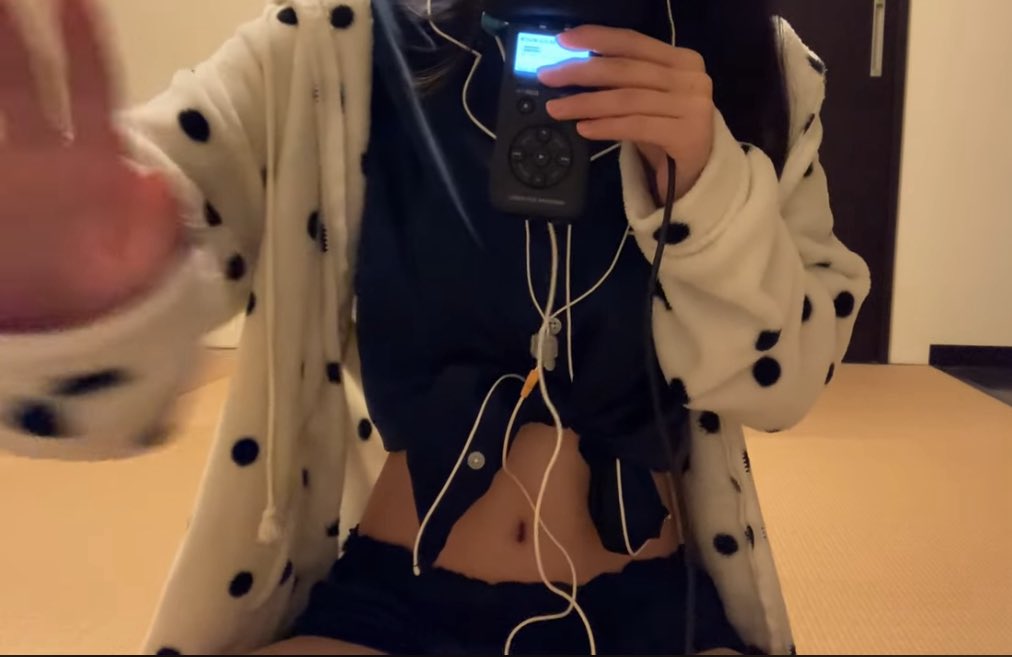 re_tickling's tweet photo. ASMR動画投稿者ってくすぐりフェチの素質があると思うんですよね
つまりはヘンタイなんだなぁって思って見てます（褒めてる） https://t.co/2k5vK1TnEI
