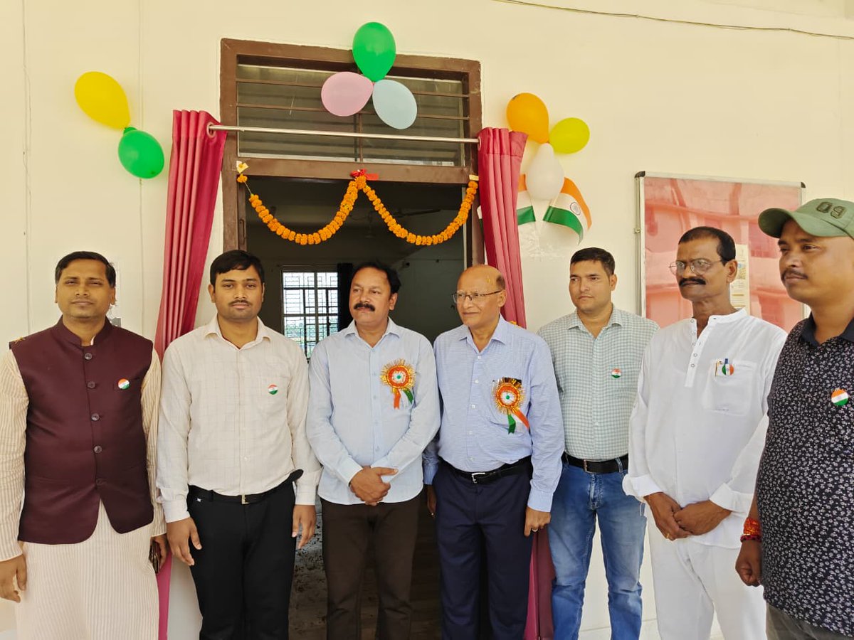 SpnrecA's tweet photo. 🇮🇳 SPNREC Araria celebrated the 79th #IndependenceDay with pride!
Flag hoisting by Principal Dr. Aseem Kumar Thakur.
Chief Guests: Sri Manoj Kumar Gupta &amp; Sri Prem Kumar Bharati.
Inaugurated E-Granthalay – online library system. 
#SPNRECAraria #ProudMoment #EGranthalay https://t.co/qgqEWfj6yC
