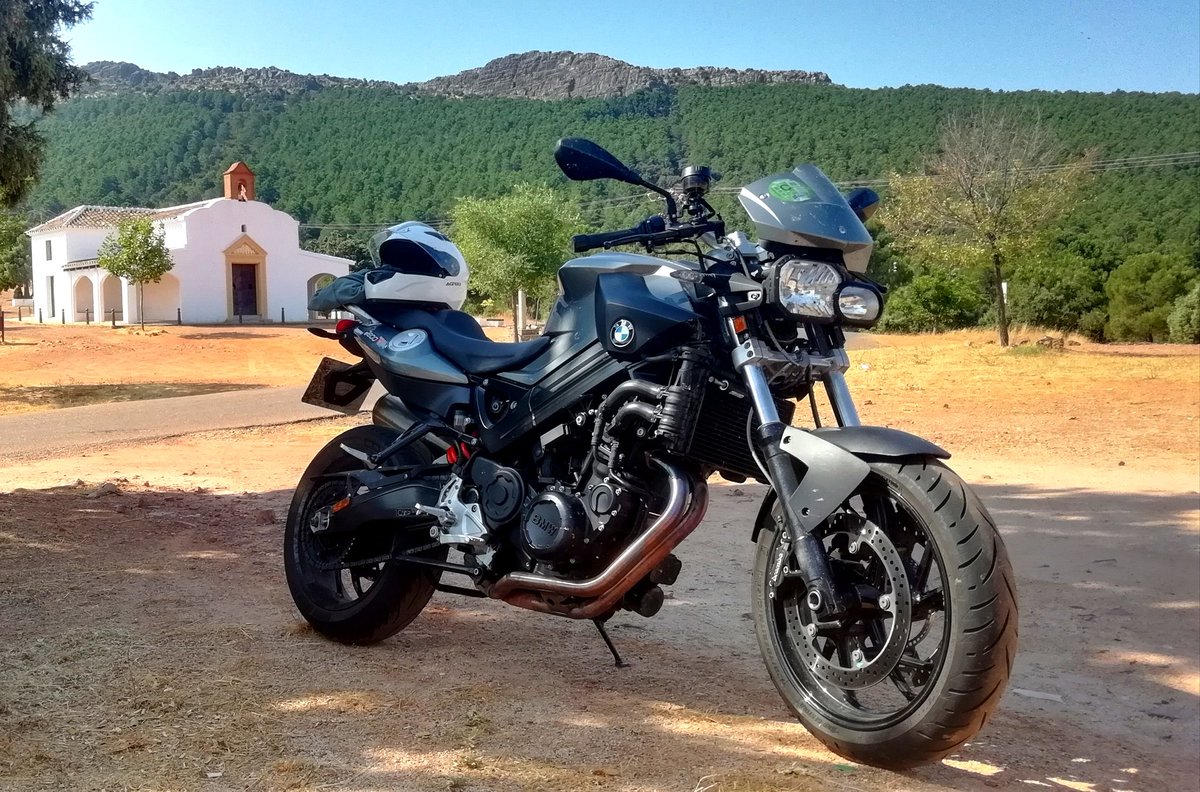 Hoy ha tocado ir a hacer travesuras. La Bemi es pillinina.