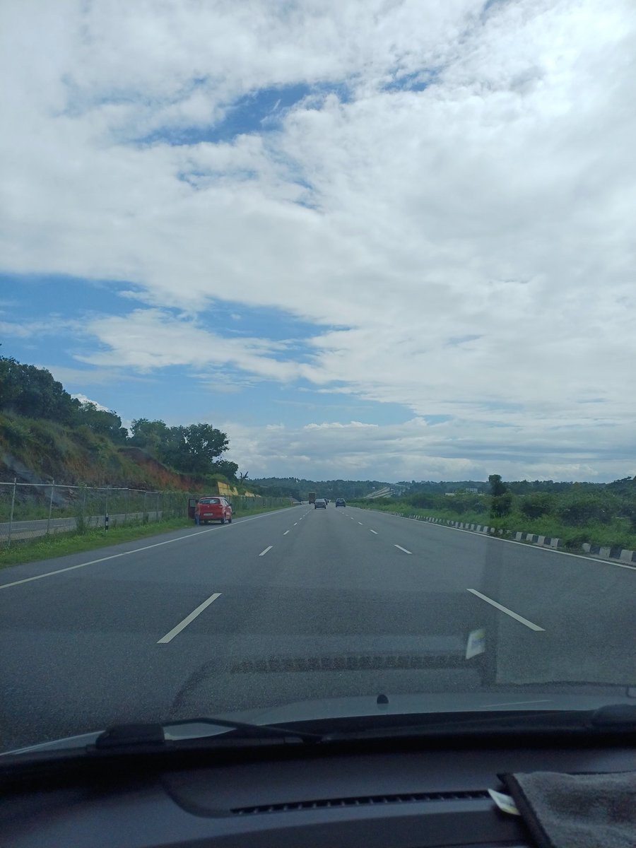 #MysuruBengaluruHighway
#longweekend 
#FamilyFun