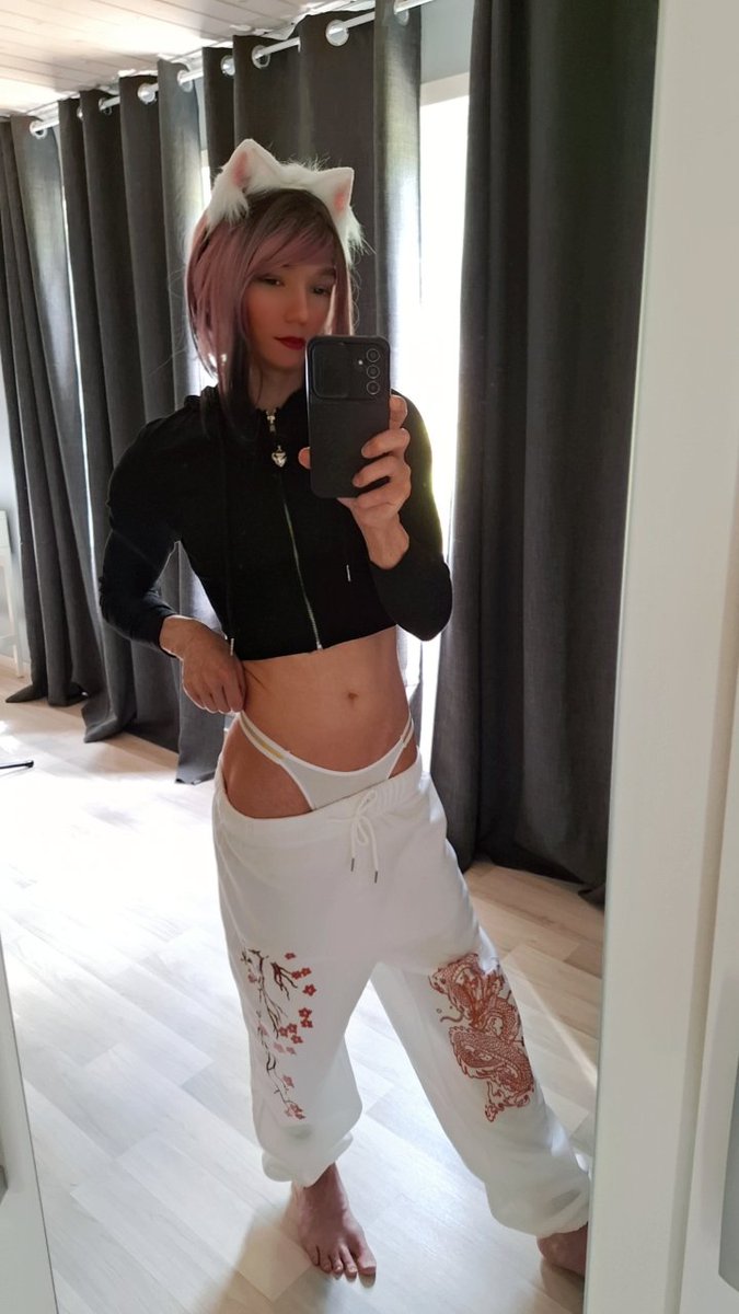 TransGoddessM's tweet photo. 🌸🐉 https://t.co/BDEaUWyzQu