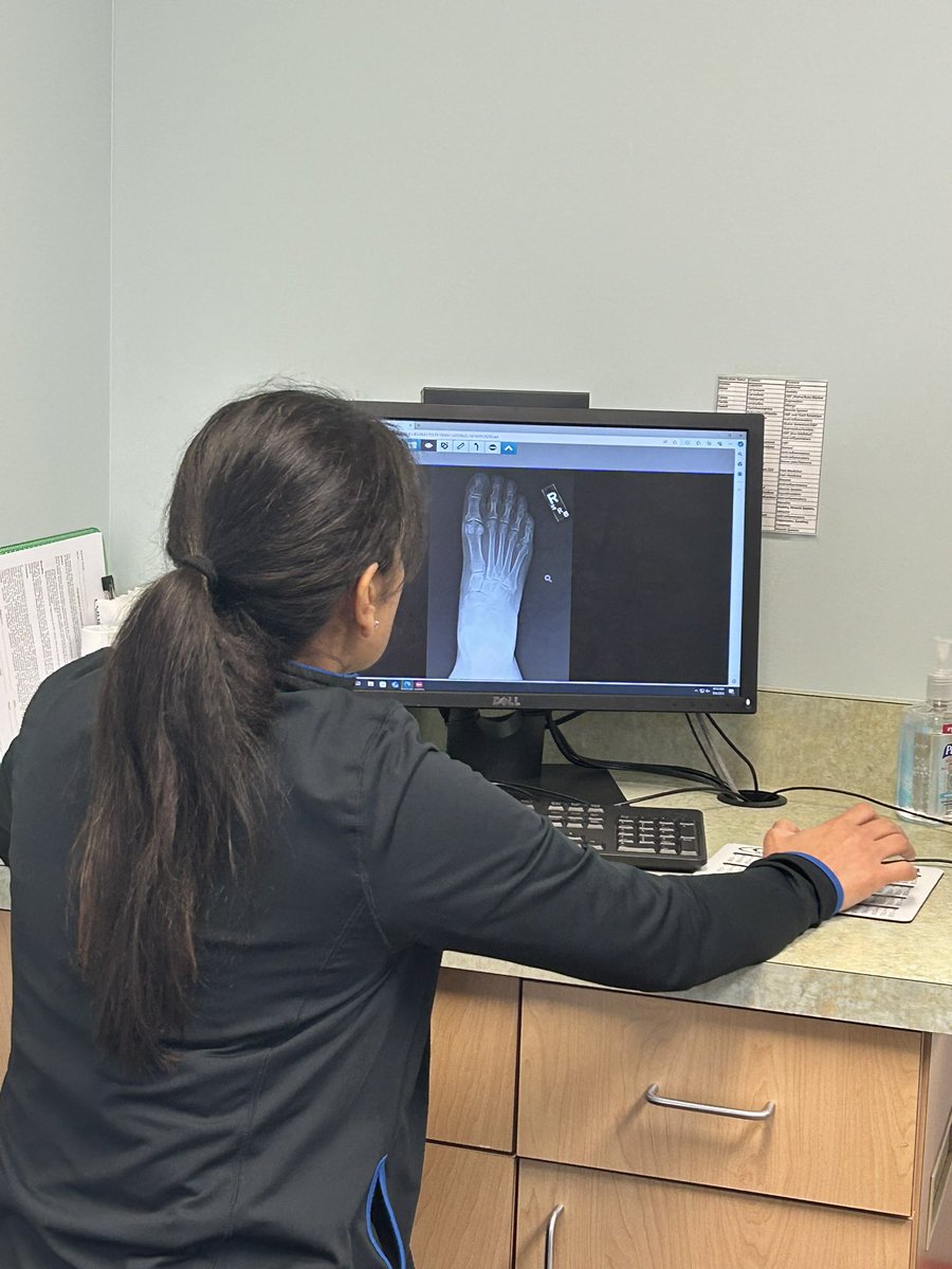 lbonis1's tweet photo. Proper footwear crucial for foot health, experts warn https://t.co/2GbAvKvDhf @Local12 @OrthoCincy #feetmatter https://t.co/rXxdUrt9up