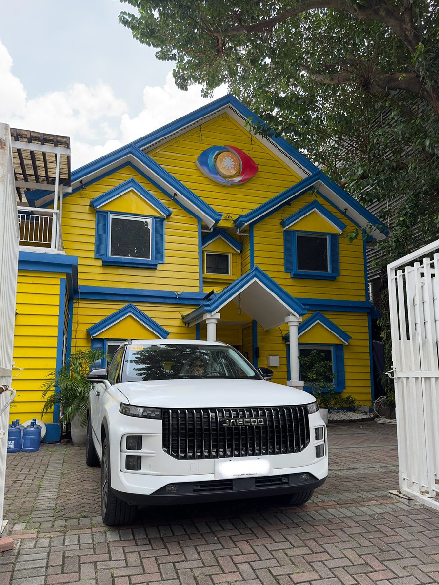 ccefleming's tweet image. Passenger princess for awhile now ;) 
One of the first owners of this sweetie ! 

CHARLIE FOR JAECOO