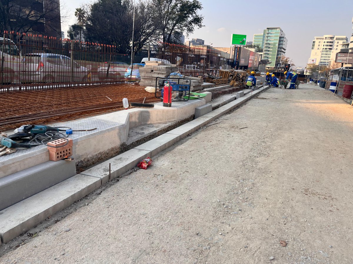 🚧 Rea Vaya Phase 1C | Sandton BRT Station Update 🚌

Construction is moving ahead at the Sandton BRT Station site, with key works underway:

🔹 Completion of layerworks for the southbound BRT lane
🔹 Kerb &amp; channel installation around the southbound station platform
🔹 Brickwork
