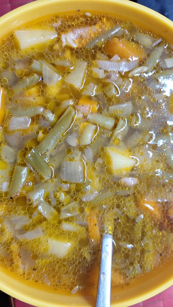 StealandMagic's tweet photo. Mahlzeit und einen schönen Freitag gewünscht. Habt einen tollen Start in Wochenende. Bei mir gibt ein heute grünen Bohneneintopf. https://t.co/Ngf9L30UYd