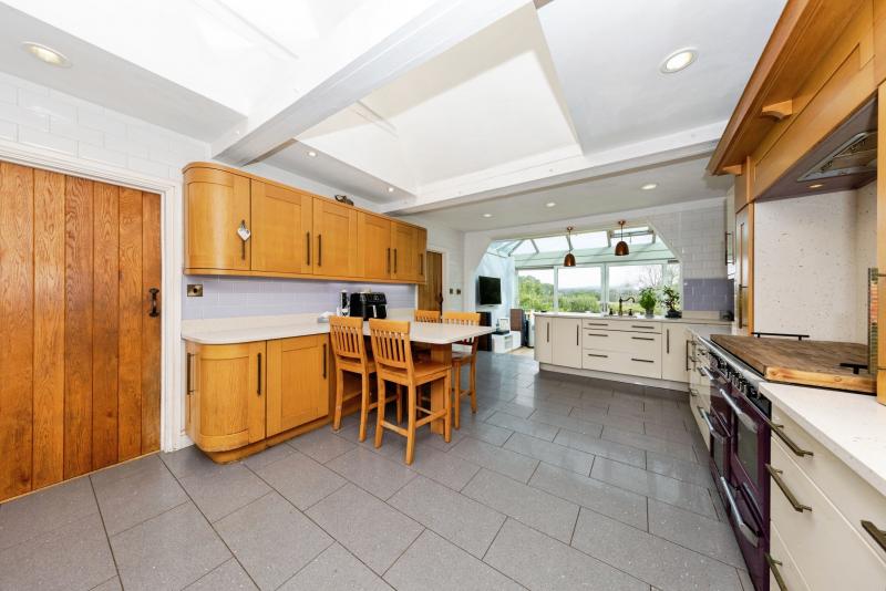 Idyllic Towy Valley living 🌿

5 en-suite bedrooms, vaulted ceilings, sauna, gym &amp; nearly an acre of landscaped gardens – all with sweeping countryside views.

Take a closer look 👉  yopa.co.uk/properties/det…

#towyvalleyhomes #walesproperty #yopa