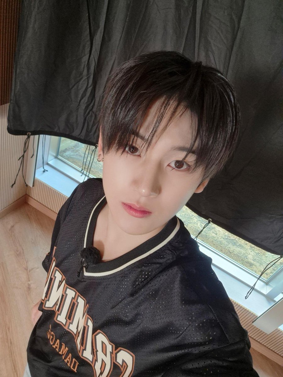 ️ ️️
#RITZ_NATION 
𝗘𝗟𝗜𝗝𝗔𝗛 send a new post.
⋮ 안녕, RITZ! 지금 무엇을 하고 계신가요? 저는 현재 #Can_We_Luv 프로젝트 연습 중이니 기다려 주세요! 🕺
️ ️️