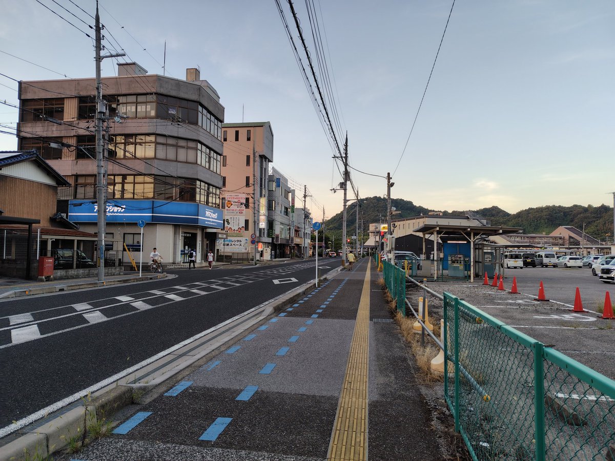 想像以上に田舎だ…彦根駅前
