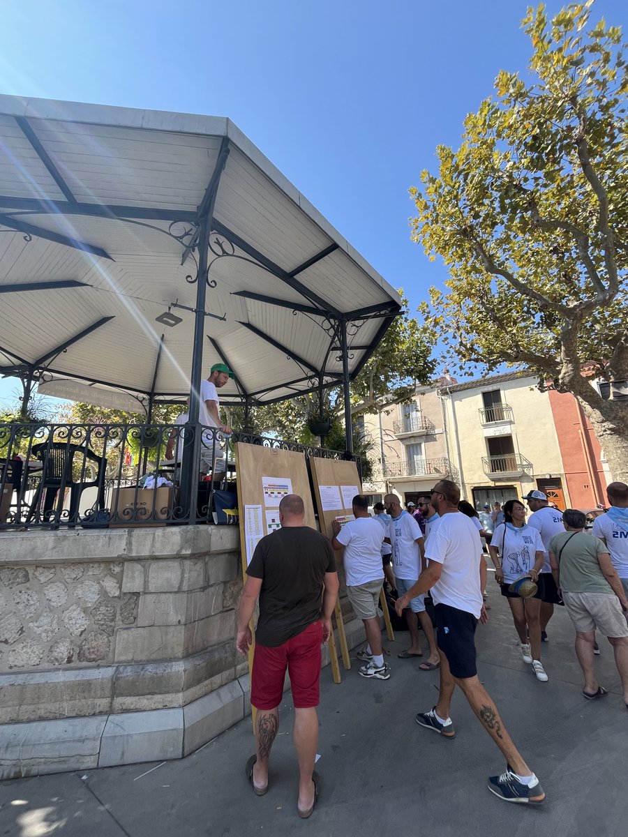 Florent Gautreau (@florentgautreau) on Twitter photo Vous connaissez les boules carrées ? Spécialité chère à <a href="/tgiangrande/">Thibaut Giangrande</a> et à la jolie ville de Mèze dans l’Hérault.. Vous connaissez les boules carrées ? Spécialité chère à <a href="/tgiangrande/">Thibaut Giangrande</a> et à la jolie ville de Mèze dans l’Hérault..
