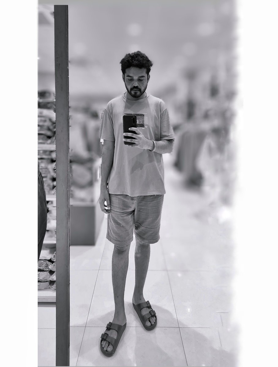 ArtistVedu's tweet photo. #mirrorselfie
#mirr https://t.co/Qq5KYUMFwh