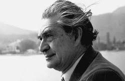 En estos momentos de ofensiva ultraderechista contra la inteligencia, conviene recordar a Moses Finley (1912-1986), uno de los mayores historiadores de la Antigüedad. Tuvo que exiliarse de EEUU después de que el macartismo acabase con su carrera académica.