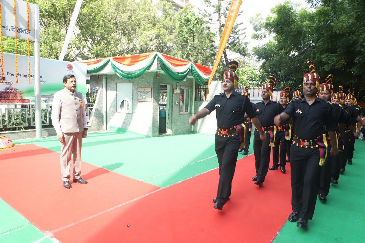 IOCL_UP's tweet photo. 🇮🇳 Celebrating 79th Independence Day at UPSO-I, IndianOil Lucknow!
From the Flag Hoisting &amp; Guard of Honour by our Security Staff, to the inspiring Address by ED &amp; SH — the day was filled with patriotic fervour &amp; joy.
Fun &amp; frolic events brought smiles to all attendees.#IndianOil https://t.co/5NJmy2vvq7