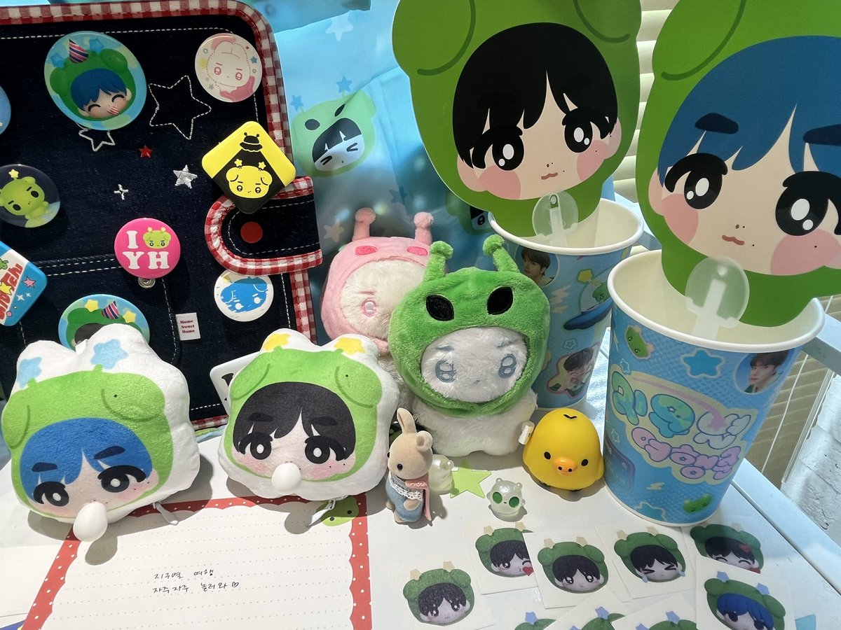baroro_00's tweet photo. 👽🛸 어느 날 외계인이 우리 집에 들어왔습니다💚

#지구별여행중 #COSMICLOVE https://t.co/YYX8xilSdH