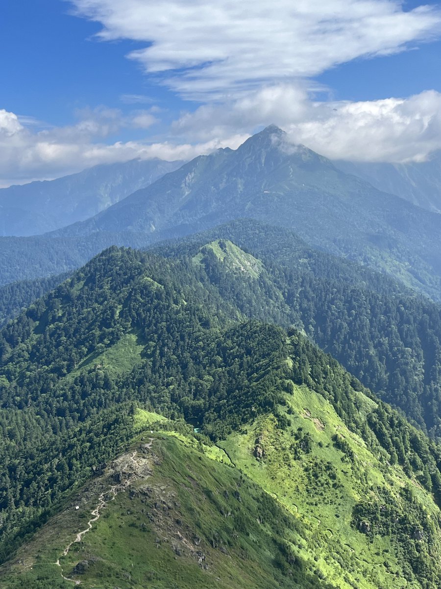 mirai_camp's tweet photo. 上高地側から 焼岳（北峰）へ
今シーズン２回目

登山口が近いって
やっぱりラク

ここ、また来たくなる

#焼岳 https://t.co/KLTLY8u2BG