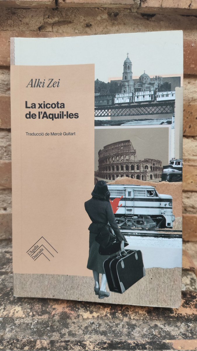 Sergi Barceló (@sergibarc) on Twitter photo Quin descobriment, #AlkiZei!
La xicota de l'Aquil·les és una novel·lot molt bèstia en tres plans narratius sobre les peripècies de l'Eleni/Dafni per sobreviure als moments més greus de Grècia i d'Europa.
Bravo, <a href="/LAgullaDaurada/">L'Agulla Daurada</a>, Mercè Guitart! Quin descobriment, #AlkiZei!
La xicota de l'Aquil·les és una novel·lot molt bèstia en tres plans narratius sobre les peripècies de l'Eleni/Dafni per sobreviure als moments més greus de Grècia i d'Europa.
Bravo, <a href="/LAgullaDaurada/">L'Agulla Daurada</a>, Mercè Guitart!