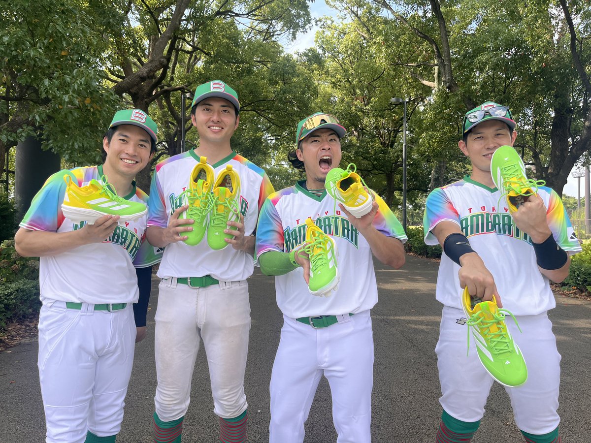 verdy_baseball's tweet photo. 【adizero Impact × Candy Pack】
魂に刻み込まれたグリーン
エネルギッシュなイエロー
鮮やかなカラーとクッション抜群のLightstrikeミッドソールがまるで雲の上を走るような軽やかな履き心地を実現🍬
以下のリンクからCHECK✅
https://t.co/vEiGmuJXFK
#adidas #CandyPack #Candybambaataa #キャンディバンバータ #PR