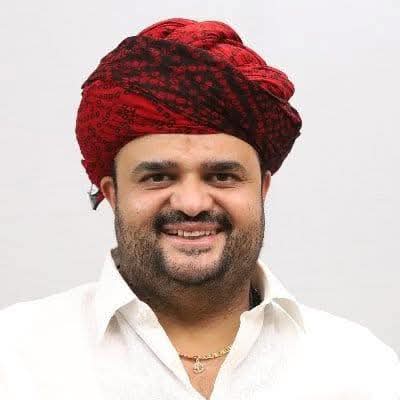 viruBainsla8's tweet photo. पूर्व मंत्री राजस्थान सरकार  (कांग्रेस राष्ट्रीय सचिव,AICC सद्स्य) जहाजपुर के पुर्व विधायक श्री धीरज जी गुर्जर आपको जन्मवर्षगाँठ पर हार्दिक बधाई शुभकामनाएं💐🎂

आपके उत्तम स्वास्थ्य और दीर्घायु जीवन की मंगलकामनाएं। 
@dgurjarofficial https://t.co/XKh7jBgE2o
