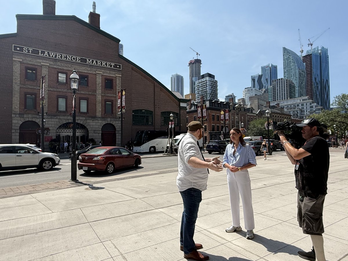 It's been a bustling place for over 200 years...
Coming up at 7:20 this morning on <a href="/breakfasttv/">Breakfast Television</a> -
<a href="/carynceolin/">Caryn Ceolin</a> takes a tour of Old Toronto with <a href="/TODreamsProject/">Adam Bunch</a>, looking at how much has changed in the city's oldest neighbourhood &amp; how much is the same! #torontohistory