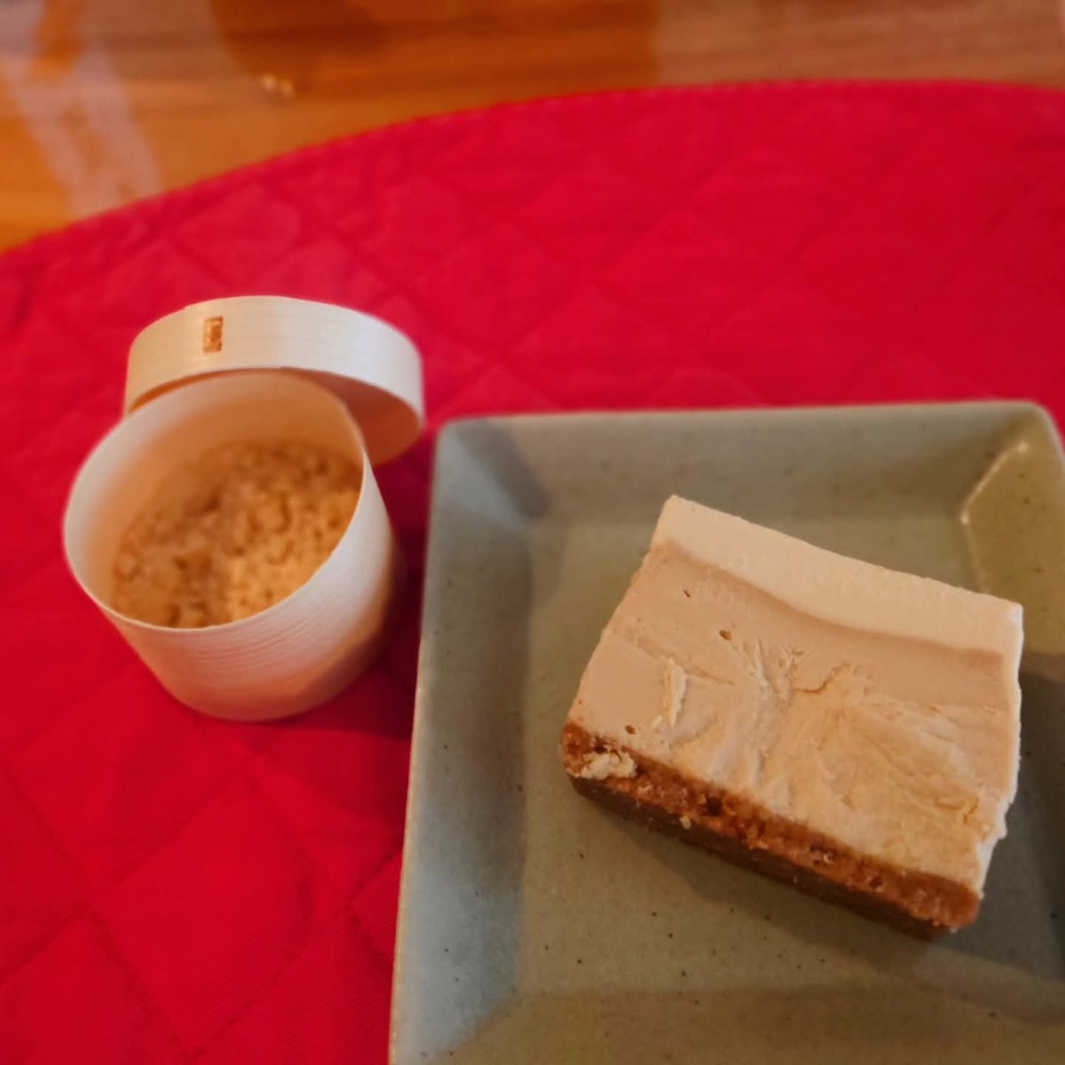 HideHinta's tweet photo. #チーズケーキ
#鎌倉三浦屋

義弟が鎌倉にチーズケーキ屋をオープンしました
個人的には鎌倉山の日本一のチーズケーキより美味しかったです
お近くにお越しの際はぜひ https://t.co/gKIQKMckNW