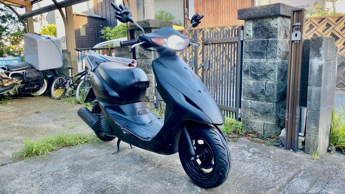1012Mako1221's tweet photo. 夏休み自由研究😊
友達が乗るスマートディオある程度速度が出るとフロントがブレる現象直すのに勝手にカスタム😁
分かる人にしか分からない前後ズーマー純正ホイールに変更😆
予想はしてたけどセンター出すのにフロントはめっちゃ面倒くさかった💦
2.15→3.00ちょい太足🛞
#AF56 #スマートディオ https://t.co/aLQJBAmdST