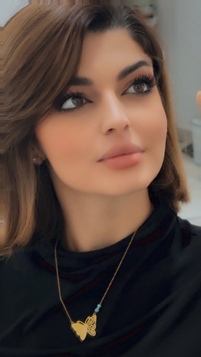 ئەگەر دڵی، دڵی كۆتر بێت به‌س نیه‌..
ئه‌و کەسەی تۆی خۆشبوێ
ده‌بێ ئه‌ژنۆی ئه‌سپی هه‌بێت !

تەڵعەت تاهیر