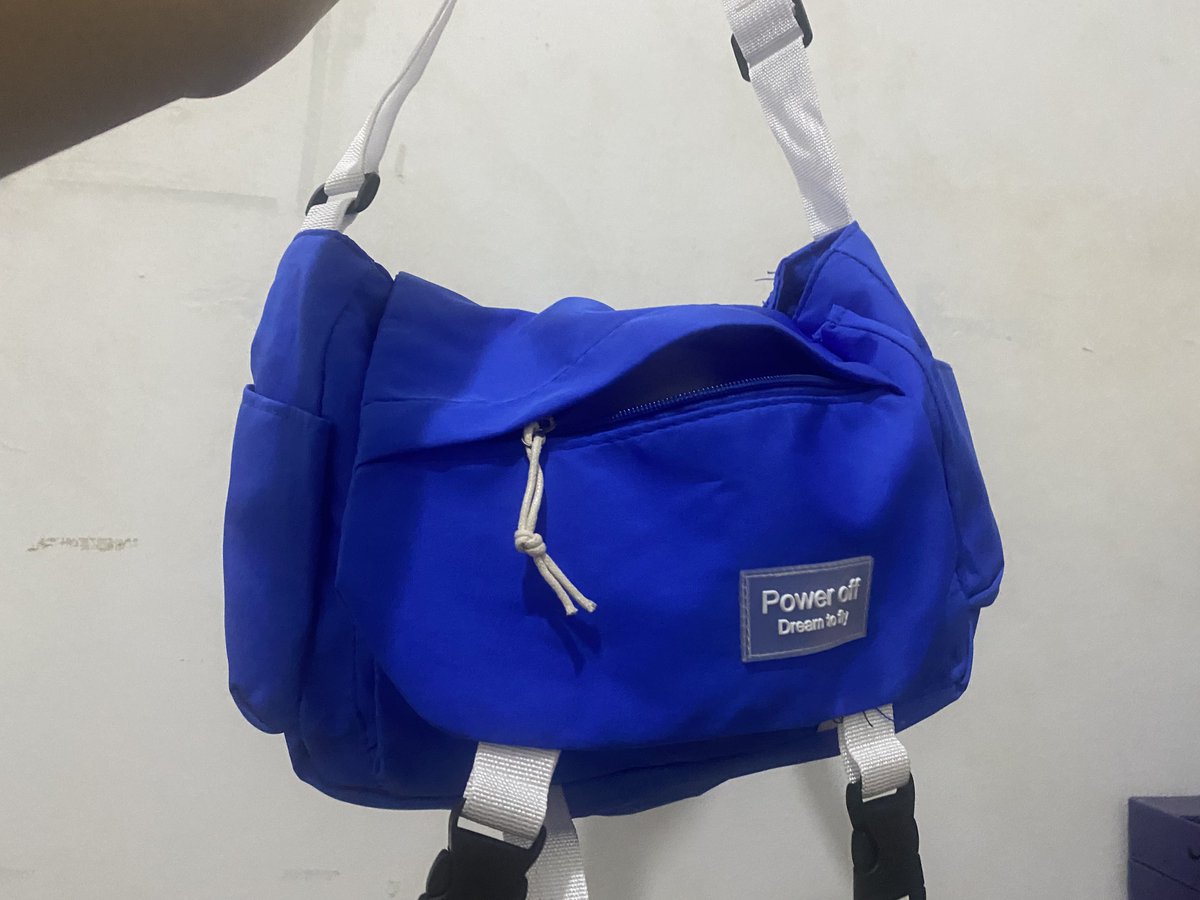 scenerious's tweet photo. wts sling bag belum perna dipakee 

beli 1 50k, beli 2 90k (get 1 keychain dinoo🦖🦕) *bole nego tipiss

yuk yang mauu https://t.co/eALcEl7trr