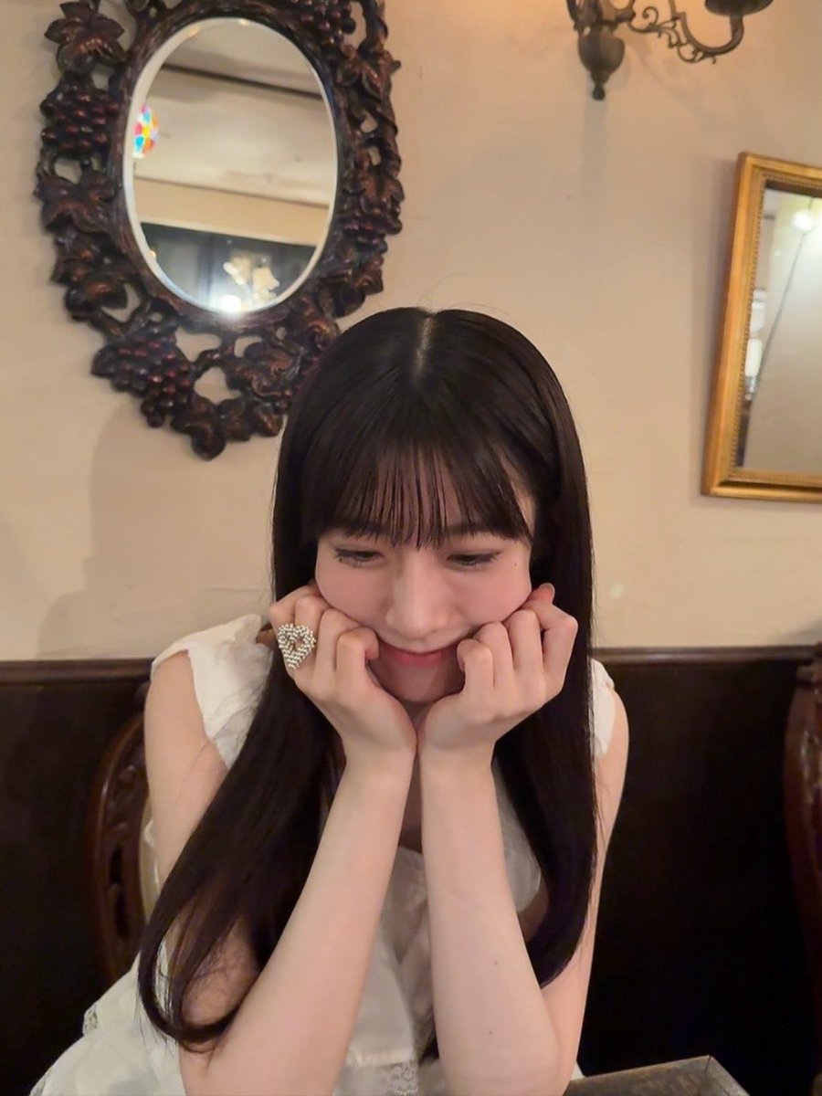 rika_rika0113's tweet photo. 全人類が惚れるやろこんな美女 https://t.co/r9JWtazGUT