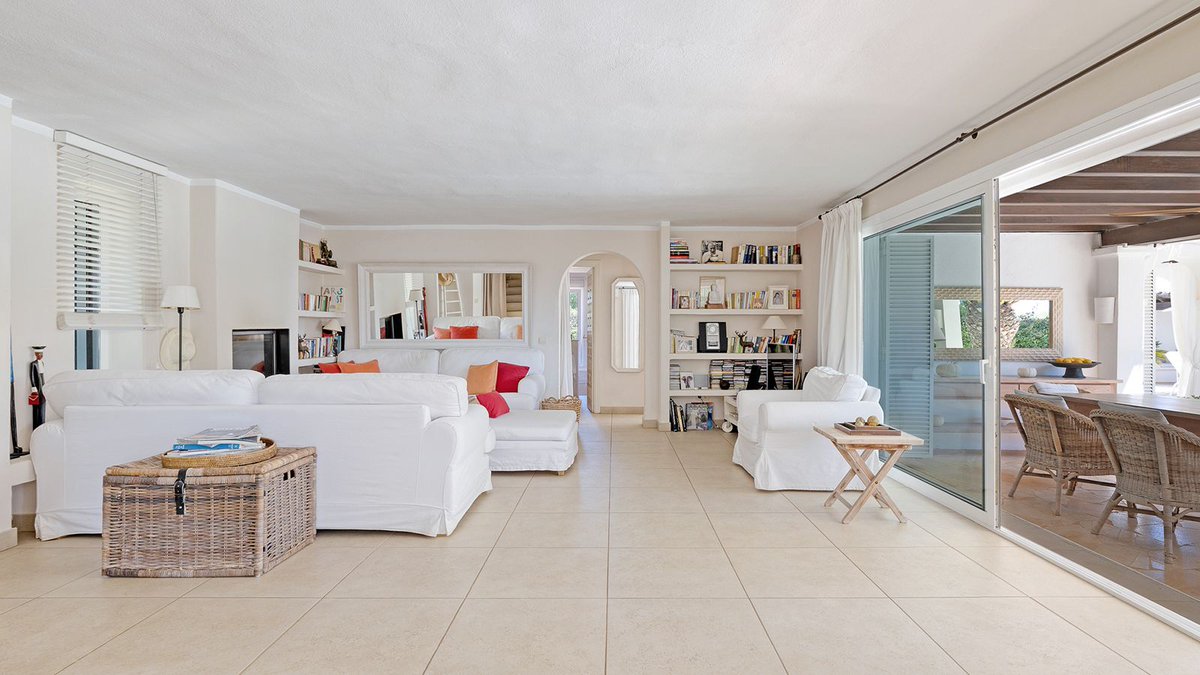 EVIbiza's tweet photo. 🏡 Property of the Week – Mediterranean Villa Near Santa Eulalia
Just minutes from the beach, restaurants &amp; shops! E&amp;V ID W-02ZWFE

Discover more: https://t.co/ZWHmdK25Xm

#PropertyOfTheWeek #IbizaVilla #SantaEulalia #IbizaRealEstate #EngelVölkersIbiza #MediterraneanLiving https://t.co/MqzalfHAdT