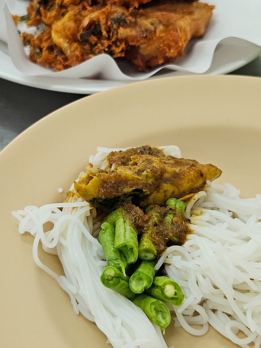 "ขนมจีนเส้นสดเมืองคอน หน้าเรือนจำ"
เปิด-ปิด: 09.00-16.00 น. (เปิดทุกวัน)

"ตำนานความอร่อยกว่า 25 ปี" ไก่ทอด ห่อหมกปลา หมูทอด กุ้งทอด หมูสะเต๊ะ  ขนมจีนขายเป็นตะกร้าพร้อมน้ำยาฟรี 4 ชนิด เติมผักได้แบบไม่อั้น ร้านนี้แนะนำ ต้องมาค่ะ!!!
<a href="/whatdoueattoday/">วันนี้น้องกินอะไร</a> <a href="/ReviewAroii/">รีวิวอร่อย</a> <a href="/Kin24hrs/">กิน24ชั่วโมง</a>