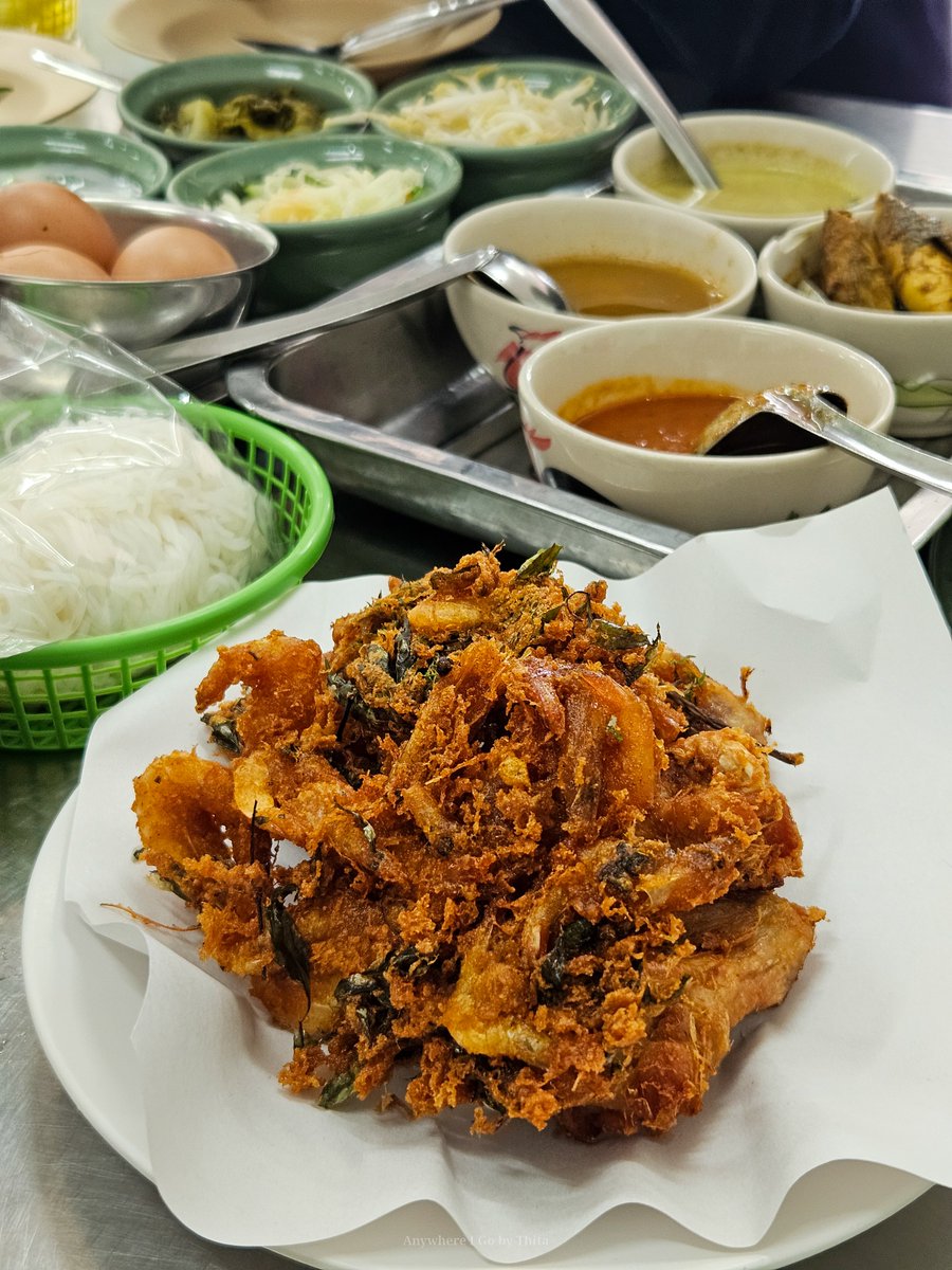 AnywhereIGo2's tweet photo. "ขนมจีนเส้นสดเมืองคอน หน้าเรือนจำ"
เปิด-ปิด: 09.00-16.00 น. (เปิดทุกวัน)

"ตำนานความอร่อยกว่า 25 ปี" ไก่ทอด ห่อหมกปลา หมูทอด กุ้งทอด หมูสะเต๊ะ  ขนมจีนขายเป็นตะกร้าพร้อมน้ำยาฟรี 4 ชนิด เติมผักได้แบบไม่อั้น ร้านนี้แนะนำ ต้องมาค่ะ!!!
@whatdoueattoday @ReviewAroii @Kin24hrs https://t.co/VwLtYdq5OR