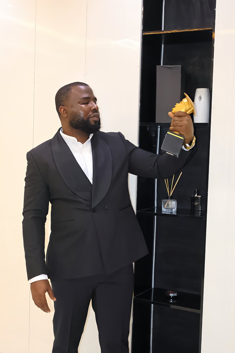 gaiuschibueze's tweet image. I’M TURNING $100 INTO $1M IN 1,000 TRADES TRADING ONLY BITCOIN &amp;amp; SOLANA.

Hi, my name is Gaius Chibueze, and I’m the first known African to buy Bitcoin back in 2011 when it was just $35 per BTC.

Today, August 15, 2025, I’m launching a personal challenge: to grow $100 into $1M by…