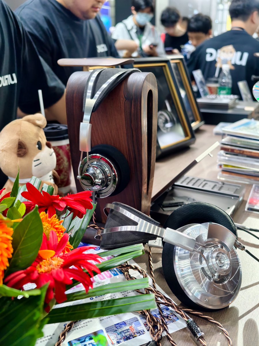 DUNU_Headphone's tweet photo. Come to SIAS and experience the charm of DUNU's over-ear headphones in person!
#Dunu #Hifi #CONCEPTT #headphone https://t.co/an66IUHjVp