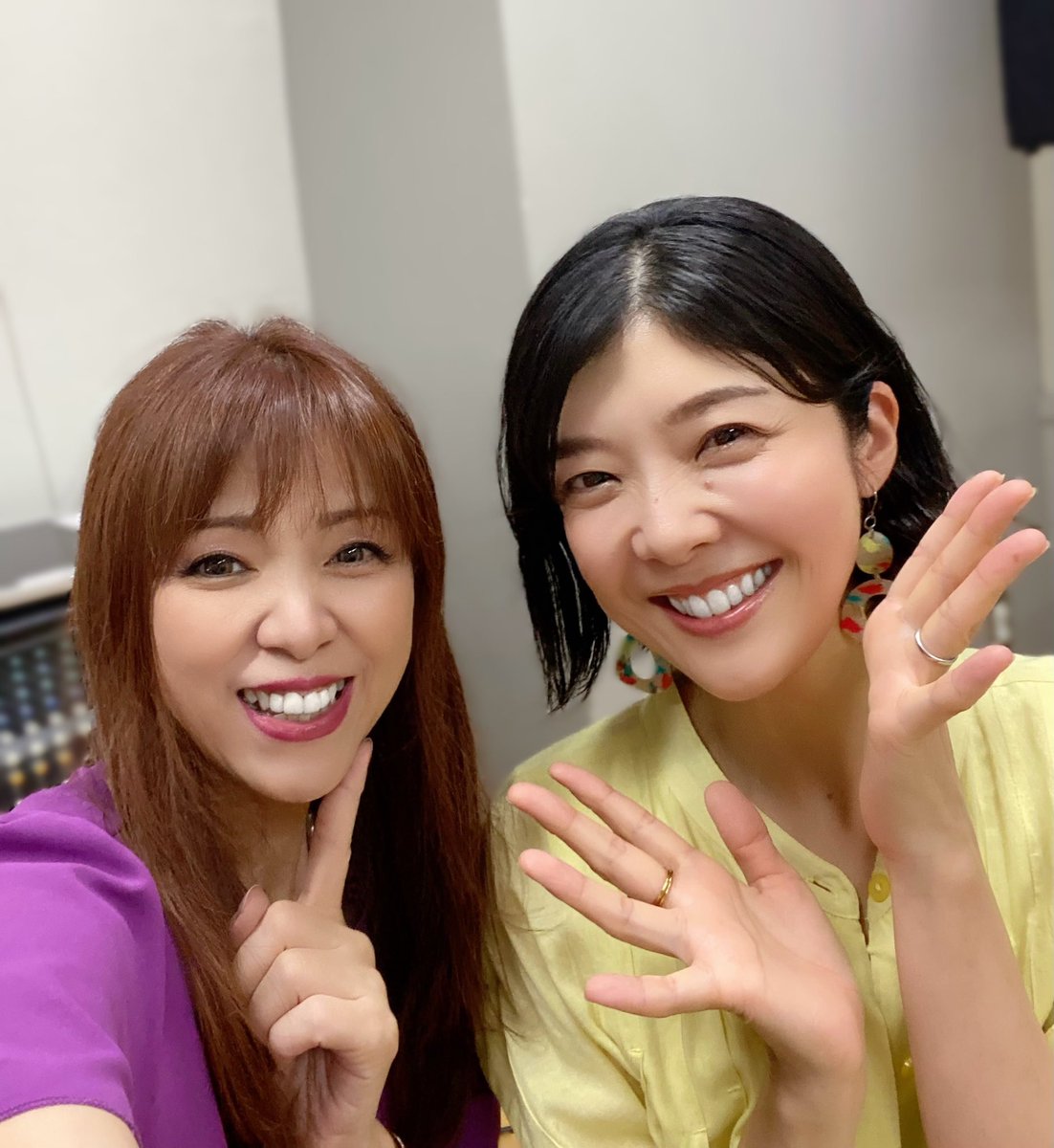 tomiokamiu's tweet photo. 土曜の夜はラジオ番組オバスト❣️
ラジオ番組『富岡美羽のOh! By Story』第236回
8/16㈯夜22時~オンエア‼️
スペシャルゲストコーナー
モデルで女優の #坂元さやか さんが登場します!@sayakaworks
月9ミニドラマ主演!
ラジオご聴取はこちらから➡️ https://t.co/1zK57dMwl3
今週のポイントチェック☝
✅ RAVOショートドラマ裏話😳
✅ 富岡美羽の朗読の時間📖´-『和尚さんと小僧:楠山正雄』
✅ エンディングで大切なお知らせが2つあります❣️
お聴き逃しなく‼️
✉✍今週のメッセージテーマ
『あなの支えになっている言葉は?』
どうぞお楽しみに‼️
✉️メールを送って4つの特典をGETしよう❣️😆💕リスナーさんの生電話出演も❗️
私からリスナーさんのお名前をお呼びする愛情たっぷりビデオレタープレゼント💕
メッセージメール宛先👉👉 info@fm-skynetdd.com
メッセージ締切は8/18(月)夜20時です😊
#ラジオ番組オバスト
#桜Heart
#ClubRAVO
#RAVOショートドラマ
#FMSKYNETDD
#画家橋本和幸