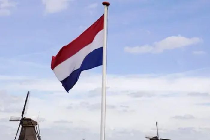 Hollanda Danıştayı, Hizmet hareketi gönüllülerinin Türkiye’ye iadesi ve sığınma hakları konusunda karar verecek 

Hâkim: “2023’e kadar sorunsuz şekilde yüzde 90 oranında oturum veriyordunuz. Son iki yılda ne değişti?” 

buff.ly/nivZhrf