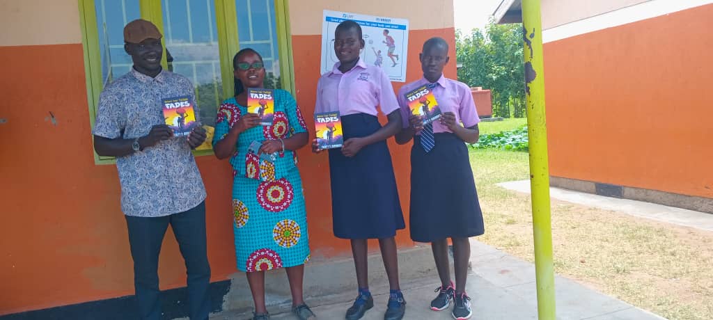 Friday Location check 
St. Charles Lwanga - Koboko
Nyariilo SS - Koboko
Aringa SS - Yumbe
Ariwa SS - Yumbe
Ebenezer Baptist Secondary School - Obongi
Itula SS - Obongi
🥳The distribution has begun! The books are reaching the grassroots! Thank you all partners!