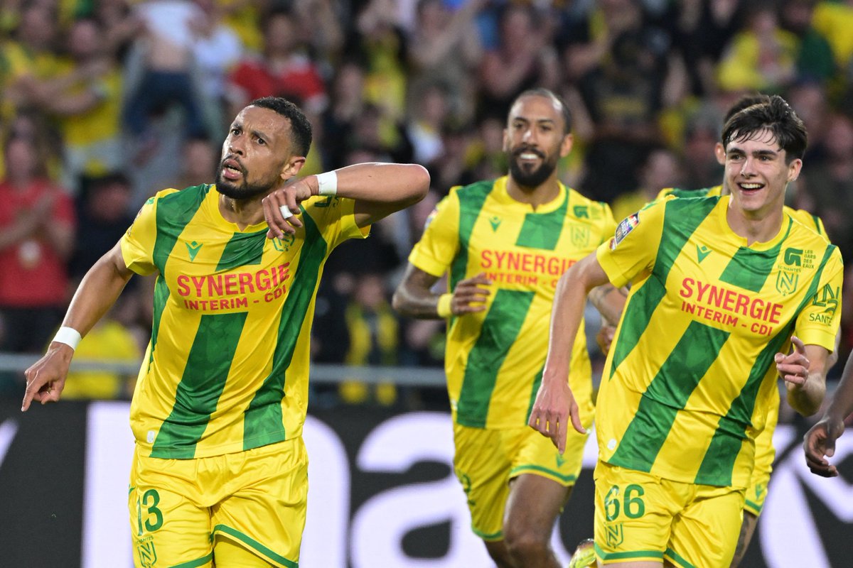 iciloireocean's tweet image. "ll y a une vraie volonté du coach (Luis Castro) de mettre de l'intensité avec le ballon. Il y a beaucoup de clarté dans ce qui est mis en place, et beaucoup d'enthousiasme aussi" #ICIsport #FCN #Ligue1