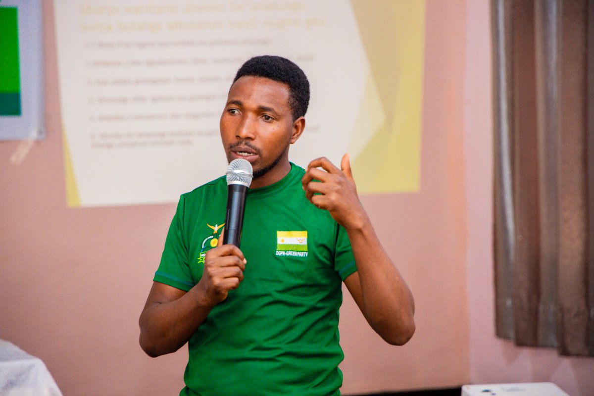 DemGreenPartyRw's tweet photo. The Secretary General,@JeanClaudeNtez2  officially launched the meeting, Vice Commissioner Simbankabo Albert kicked off the training, imparting valuable skills for sustainable livelihood projects. These initiatives aim at generating income among our Party members while enhancing living standards and protecting our environment.@Drfrankhabineza @JeanClaudeNtez2 @RwandaEast  @bwizanews @Mamaurwagasabo1   #SustainableLiving #GreenInitiatives #RWOX #rwanda