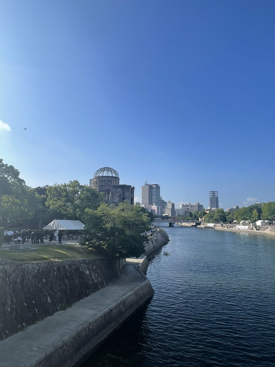 YojiNoda1's tweet photo. 広島原爆の日、8月6日。
広島に行かせて頂きました。
取材では受け取るばかりでほとんど何も言葉にできなかった気がします。
2日間の想いを日記に記しました。
少し長いですが、お時間ある人いましたら。

https://t.co/y14OQSyo7e https://t.co/VZ4o5c2rLW