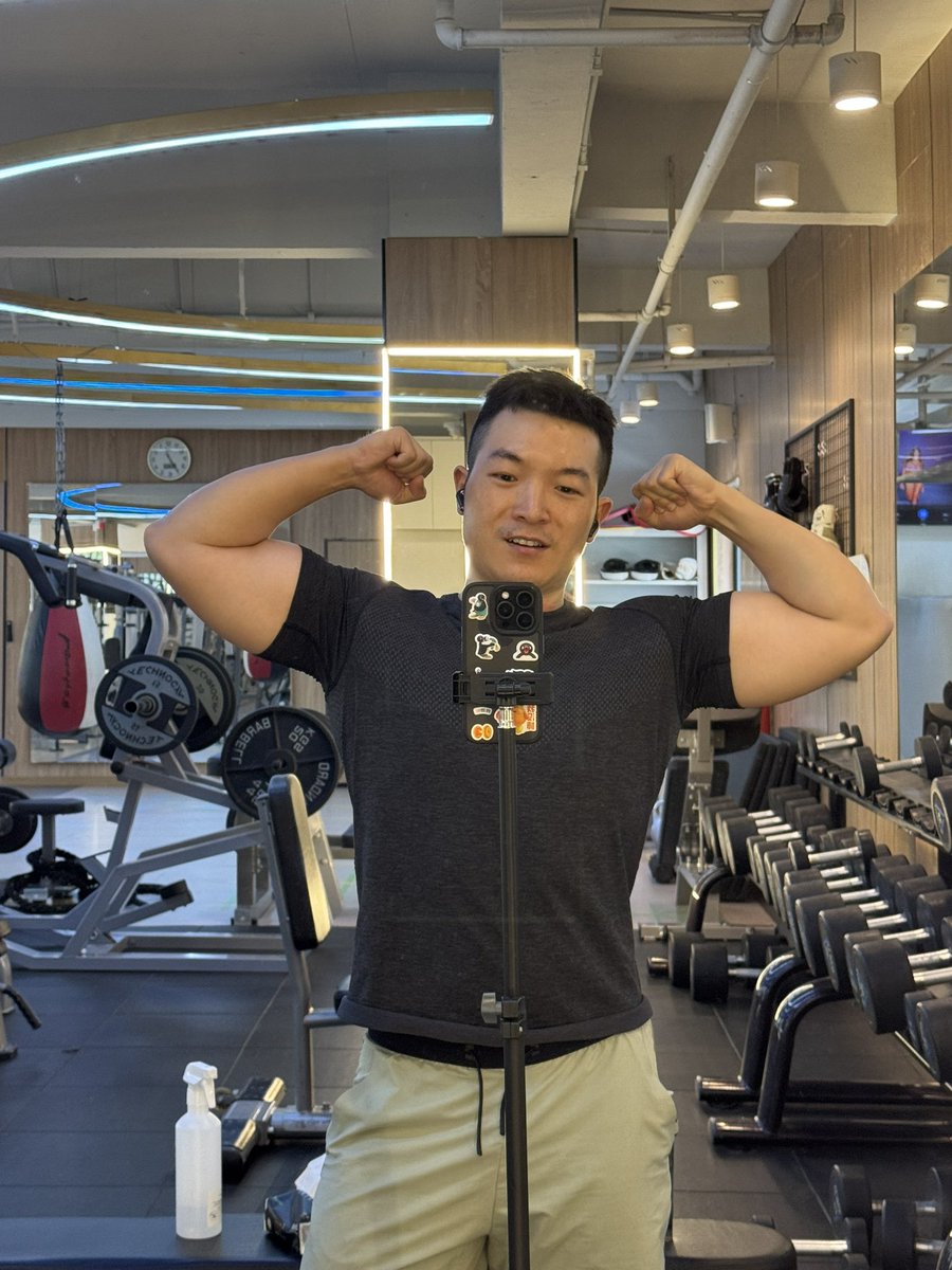 蛋白粉要1️⃣勺 tweet media