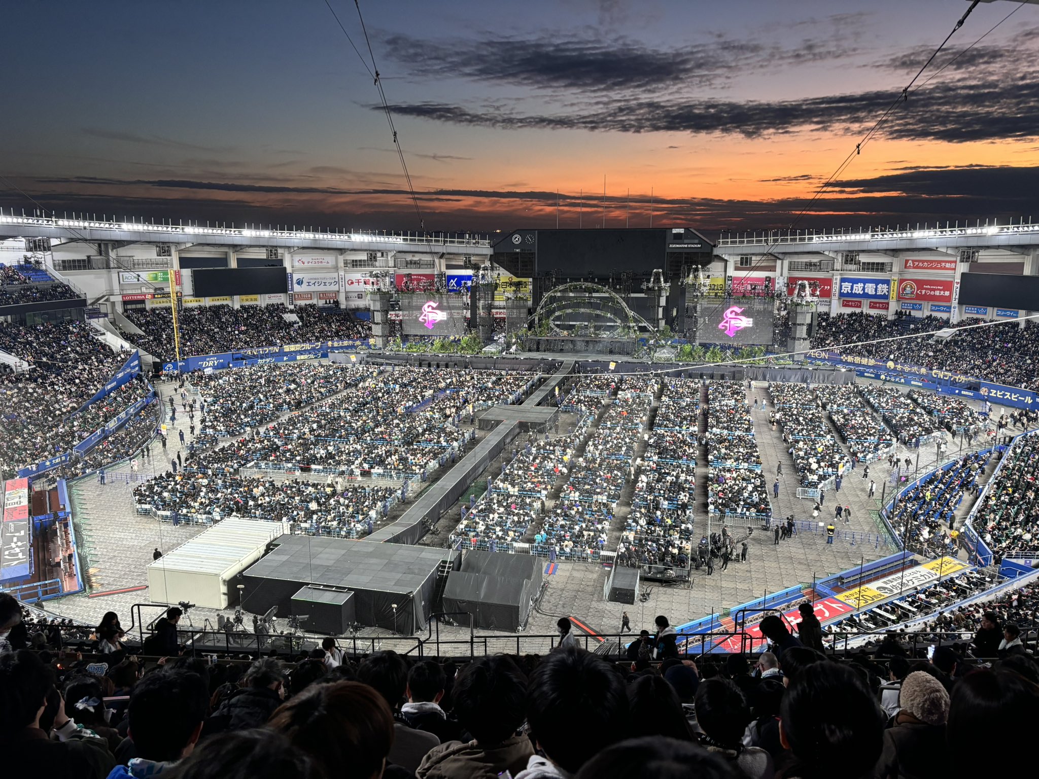 ZOZOマリンスタジアムでライブ 座席からの見え方を紹介!アリーナ・フロア2/フロア3/フロア4(千葉マリンスタジアム)