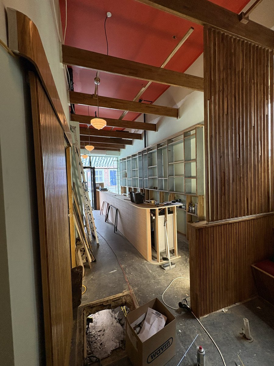 Bar in the making 🤝🏻🛠️