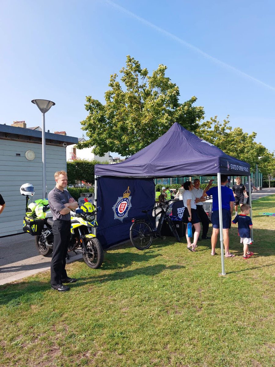 Inspector David Turnbull MCMI fCMgr 🇯🇪 tweet media