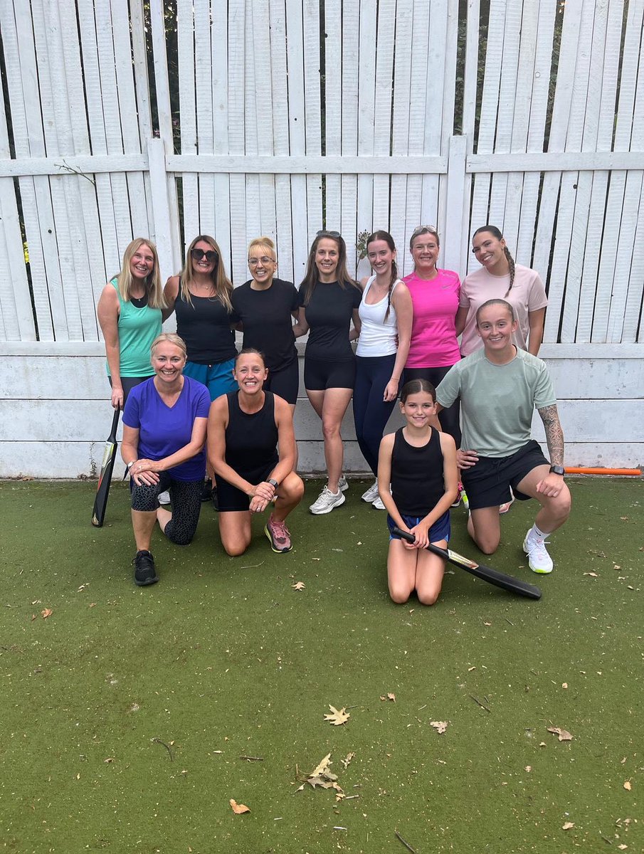 Well done to Hyde CC Ladies who completed their first training session the other night as they start to build their team for 2025 and beyond! A great turnout and lots of promise 👏🏻🏏