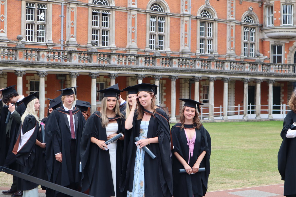 Royal Holloway Alumni tweet media