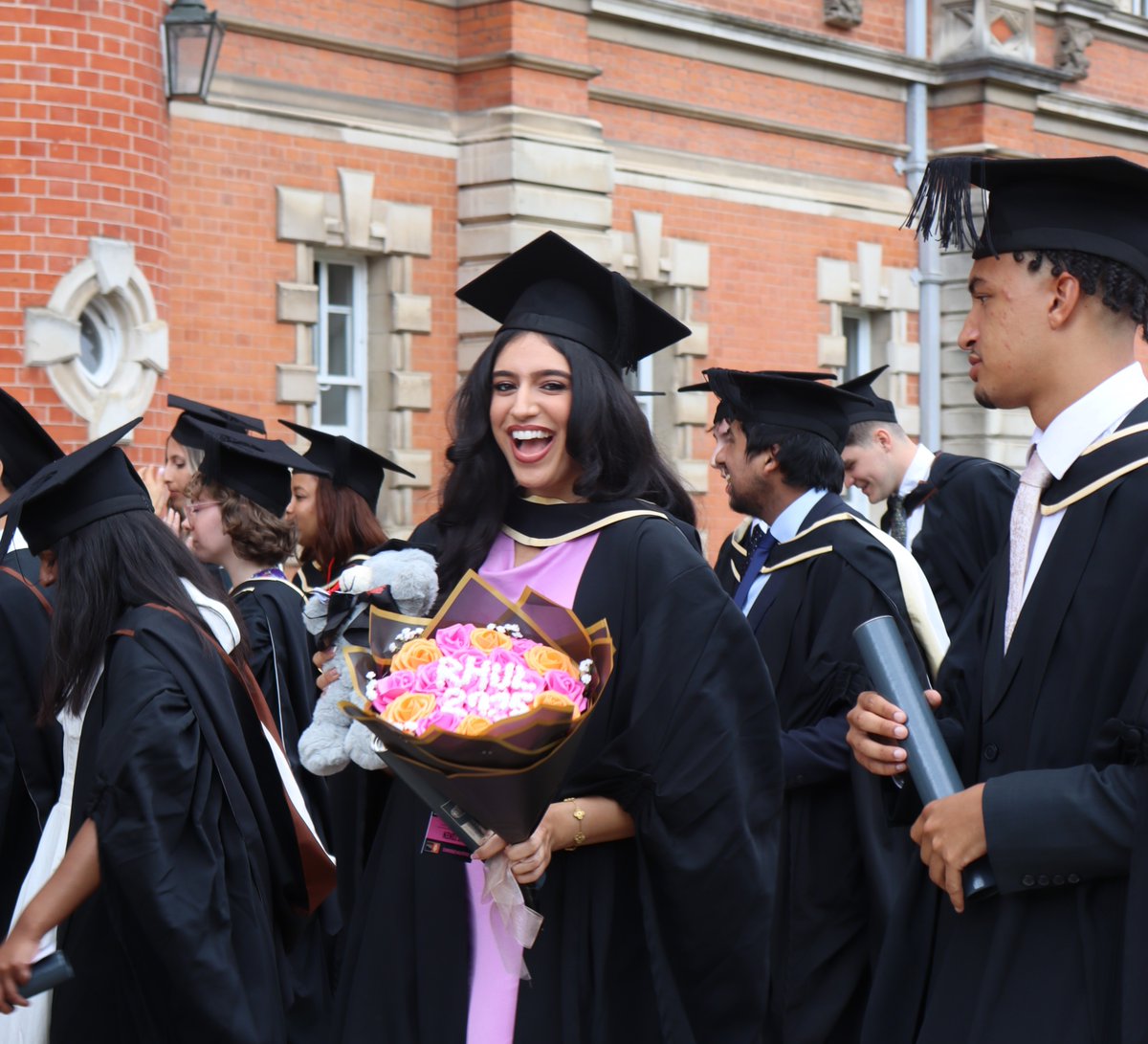 Royal Holloway Alumni tweet media